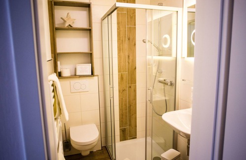 Nordholz Hotel | Discover Comfort at Zum grünen Walde - Rated 8.4/10