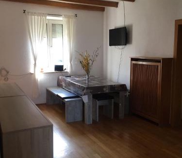 Ichenhausen House | zum Handwerker Glück Boschhorn