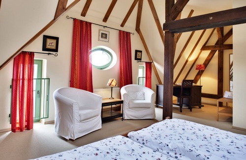 Oranienbaum-Worlitz Hotel | Experience Comfort at Zum Hauenden Schwein: Family-Friendly Stay