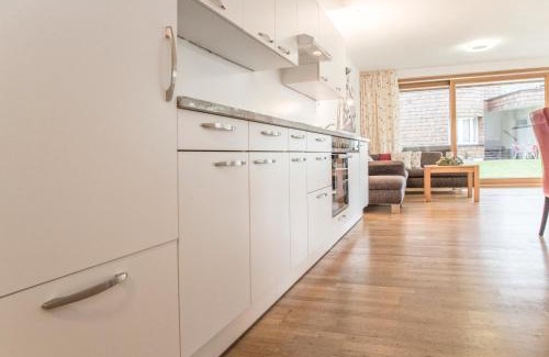 Sankt Johann in Tirol Apartment | Pet-Friendly ZUM MARTIN SEPP Appartements with Ocean Views
