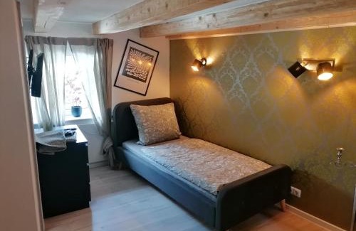 Meerane Apartment | Family-Friendly Retreat at Zum Pfarrberg with Kitchen Amenities