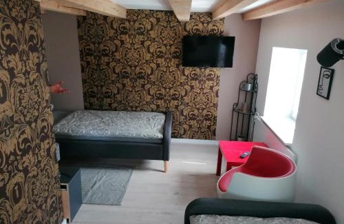 Meerane Apartment | Family-Friendly Retreat at Zum Pfarrberg with Kitchen Amenities