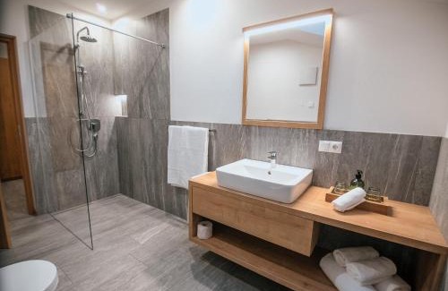 Lutago Apartment | Family-Friendly Retreat at Zum Sonnentor App Larix 2