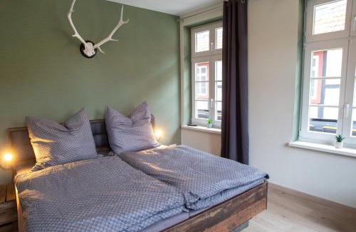 Wernigerode Old Town Apartment | Explore Zum Stadtknecht: Family-Friendly with Parking