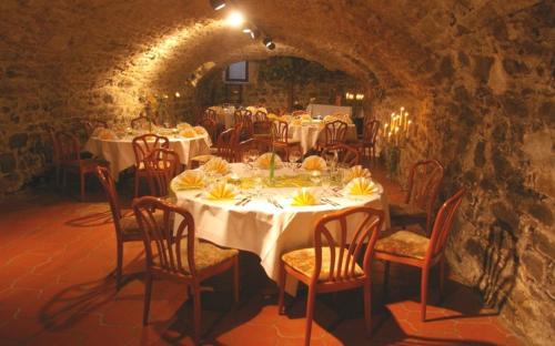 Markgroningen Hotel | Pet-Friendly Retreat at Zum treuen Bartel with Breakfast!