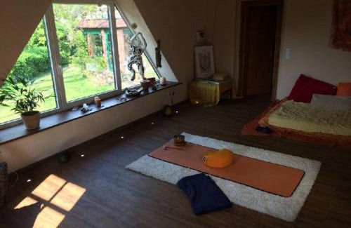 Sandau Villa | Pet-Friendly Retreat at Zum Veltenhaus - Guest Rated 9.3