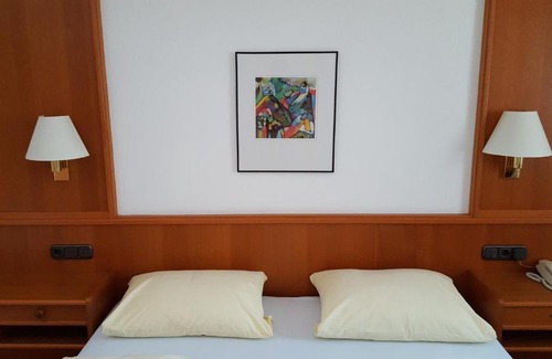 Kallmunz House | Family-Friendly Stay at Zum Weißen Rössl with Great Reviews