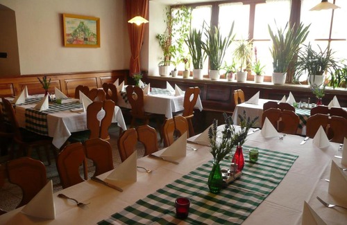 Kallmunz House | Family-Friendly Stay at Zum Weißen Rössl with Great Reviews