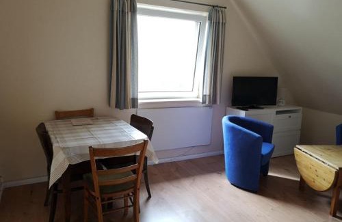 Wester-Ohrstedt Apartment | Pet-Friendly Retreat at Zum Wels - Family Friendly Stays