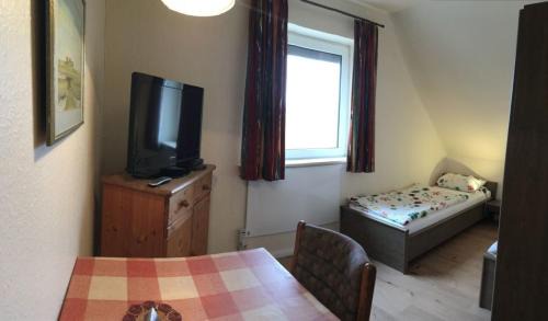 Wester-Ohrstedt Apartment | Inviting Stay at zum Zander: Pet & Child Friendly Retreat