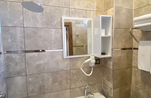 Melikgazi Hotel | Elegant Zumrut Palas Hotel: Guest Rated 9.4/10 & Family Friendly