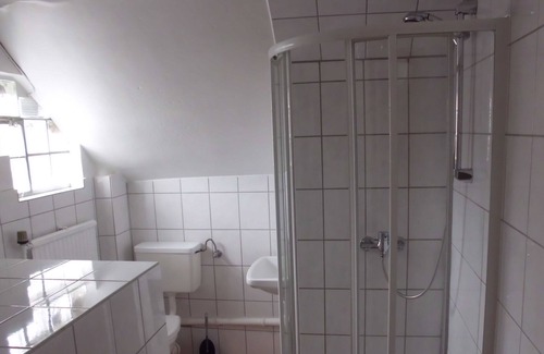 Guxhagen Hotel | Comfortable Stay at Zur alten Fuldaschleife with Breakfast