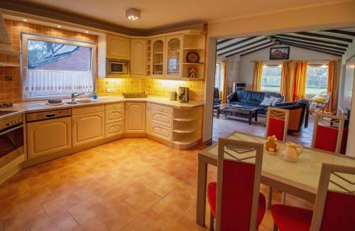 Uttum House | Pet and Child Friendly Stay at Zur alten Mühle