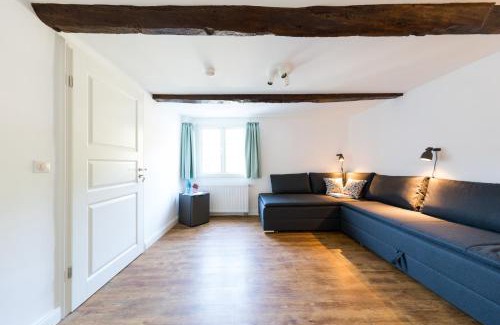 Burg an der Wupper Hotel | Experience Comfort at Zur Burgstiege: Pet Friendly & More