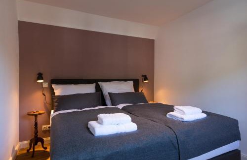 Burg an der Wupper Hotel | Experience Comfort at Zur Burgstiege: Pet Friendly & More