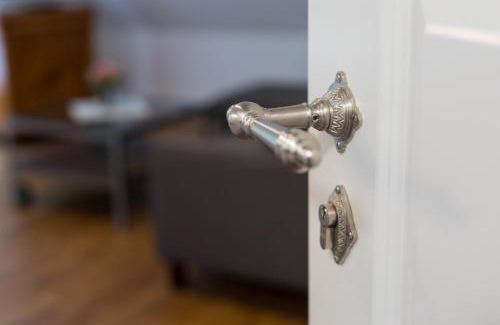 Burg an der Wupper Hotel | Experience Comfort at Zur Burgstiege: Pet Friendly & More