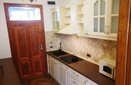 Historic Center Apartment | Family-Friendly Stay at Zur Krone - Central Apartment