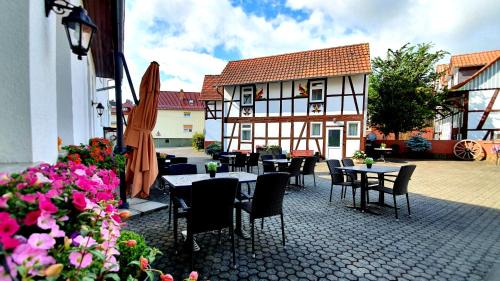 Heringen House | Discover Zur Krone - Pet-Friendly Retreat with Dining