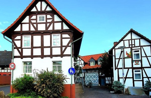Heringen House | Pet-Friendly Getaway at Zur Krone - Ferienhaus 2