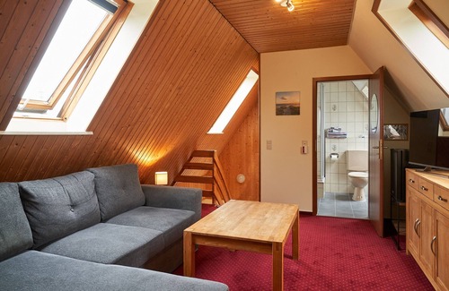 Otterndorf House | Discover Comfort at Zur Post - Pet and Child Friendly Stay