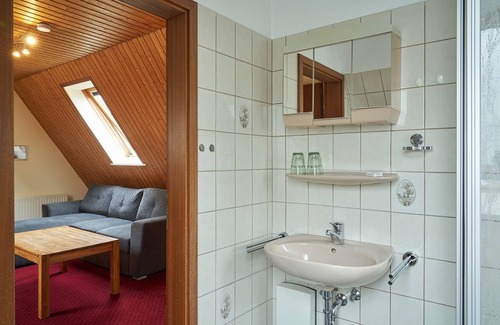 Otterndorf House | Discover Comfort at Zur Post - Pet and Child Friendly Stay