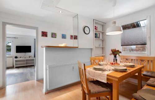 Endingen am Kaiserstuhl Apartment | Family-Friendly Retreat at Zur Stadtmama - Rated 9/10 by Guests