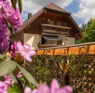 Passau House | Family-Friendly Retreat at Zur Triftsperre with Breakfast