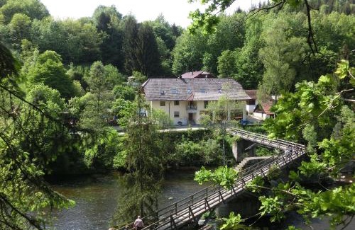 Passau House | Family-Friendly Retreat at Zur Triftsperre with Breakfast