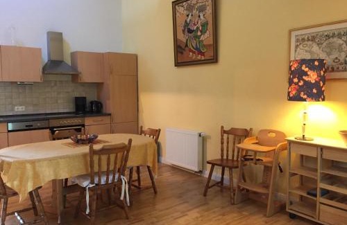 Sulingen Apartment | Cozy Zur Windrose Ferienwohnung near Windmühle Labbus
