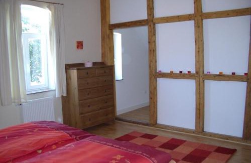 Sulingen Apartment | Cozy Zur Windrose Ferienwohnung near Windmühle Labbus