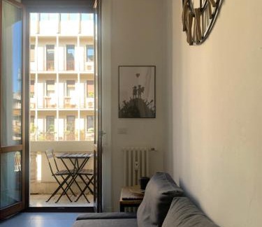 Ponte Seveso Apartment | Convenient Bilocale Near Stazione Centrale - Rated 9.5/10