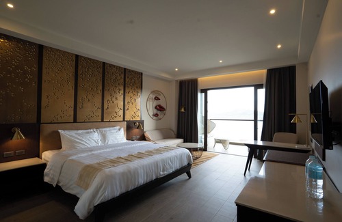 Coron Town Proper Hotel | Experience Zuri Resort: Rated 9.2 with Pool & Spa Amenities