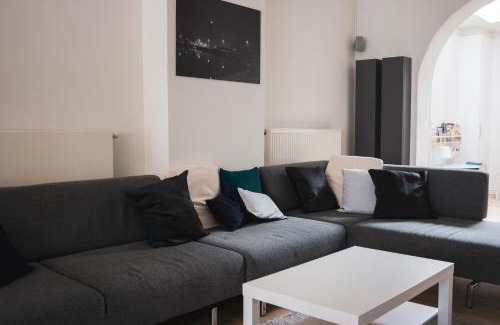 Vogelzang House | Discover Zus of So: Family-Friendly Retreat with Top Ratings