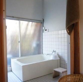 Zushi House | Inviting Zushi House - Ideal for Family Getaways