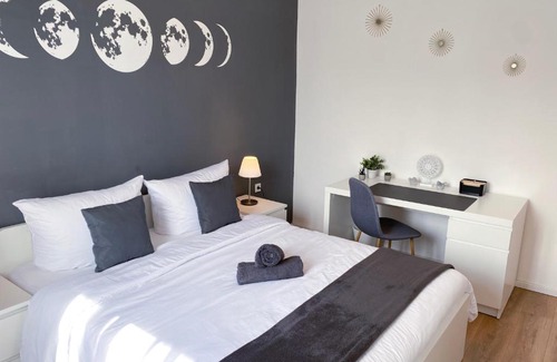 Rhein-Erft-Kreis District Apartment | Group-Friendly Apartments Near Phantasialand in Köln