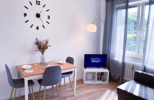 Rhein-Erft-Kreis District Apartment | Group-Friendly Apartments Near Phantasialand in Köln