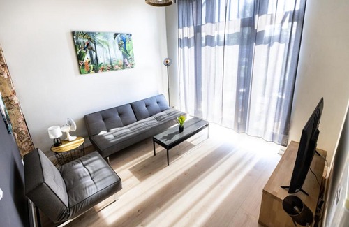 Abtnaundorf Apartment | Two Separate Lofts - Centrally Located for Your Stay