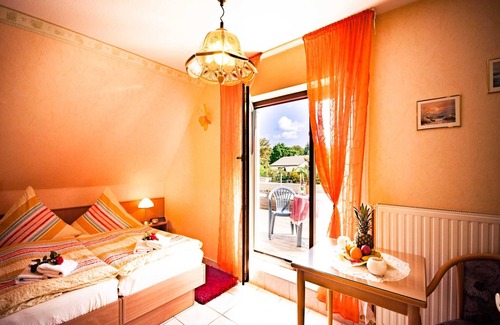 Trassenheide Bed & Breakfast | Cozy Zweibettzimmer at Familiäre Pension & Ferienwohnungen