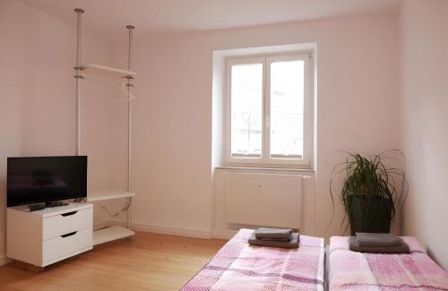 Bruhl-Beurbarung Apartment | Family-Friendly Apartment Zweite Heimat in Freiburg
