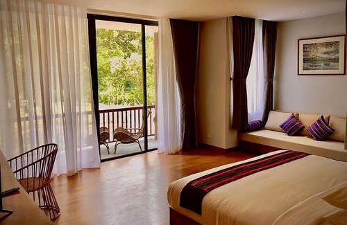 Hpa-An Hotel | Relaxing Zwekapin Valley Resort & Spa with Pool and Dining