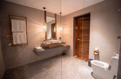 Hpa-An Hotel | Relaxing Zwekapin Valley Resort & Spa with Pool and Dining