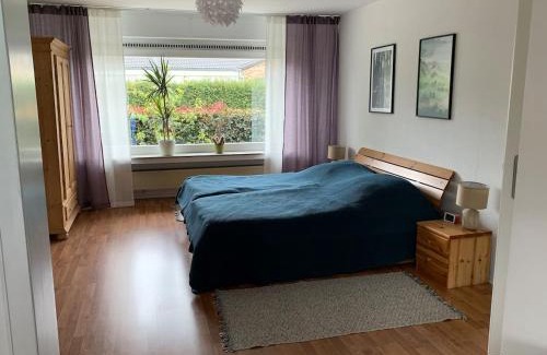 Langenfeld Apartment | Peaceful Retreat Between Cologne and Düsseldorf with Breakfast