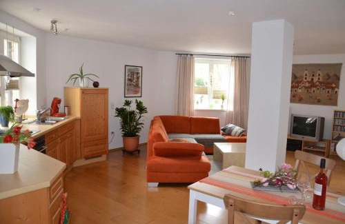 Bad Bergzabern Apartment | Discover Comfort Between Weinstrasse and Pfälzer Wald