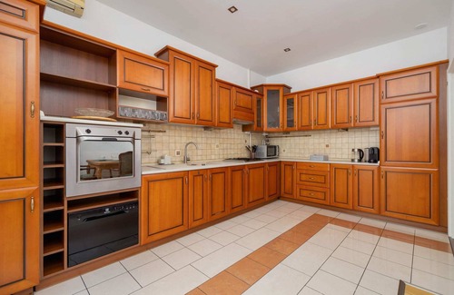 Wesoła Zachod Apartment | Prime Cracow Stay with 2 Bedrooms, Wifi & Balcony