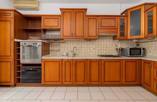 Wesoła Zachod Apartment | Prime Cracow Stay with 2 Bedrooms, Wifi & Balcony