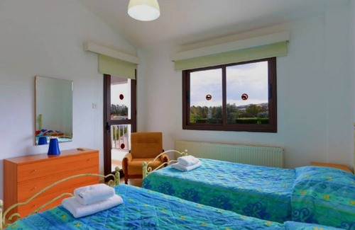 Latchi House | Relax at Zypern Villa Latsi Beach with Kitchen Amenities