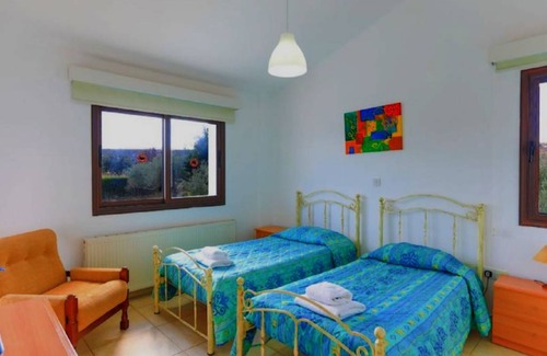 Latchi House | Relax at Zypern Villa Latsi Beach with Kitchen Amenities