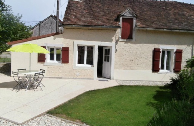 Évasion nature en Brenne : maison avec jardin, activités et économie près de Châteauroux - FR-1-591-58