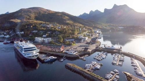 Ørnes Hotell