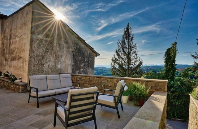 Šmartno – Goriška Brda : SUPERIOR APARTMENT